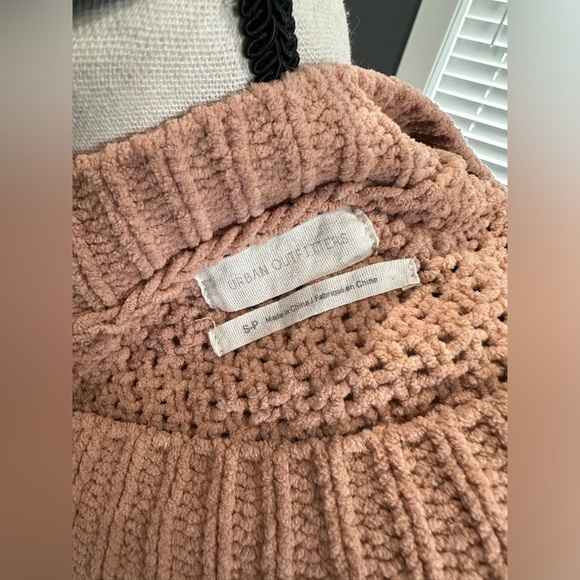 Urban Outfitters Sweater Women’s Small Brown Cable Knit Cropped Long Sleeve - Picture 6 of 7